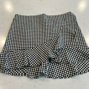 H&M checker fabric ruffle skirt